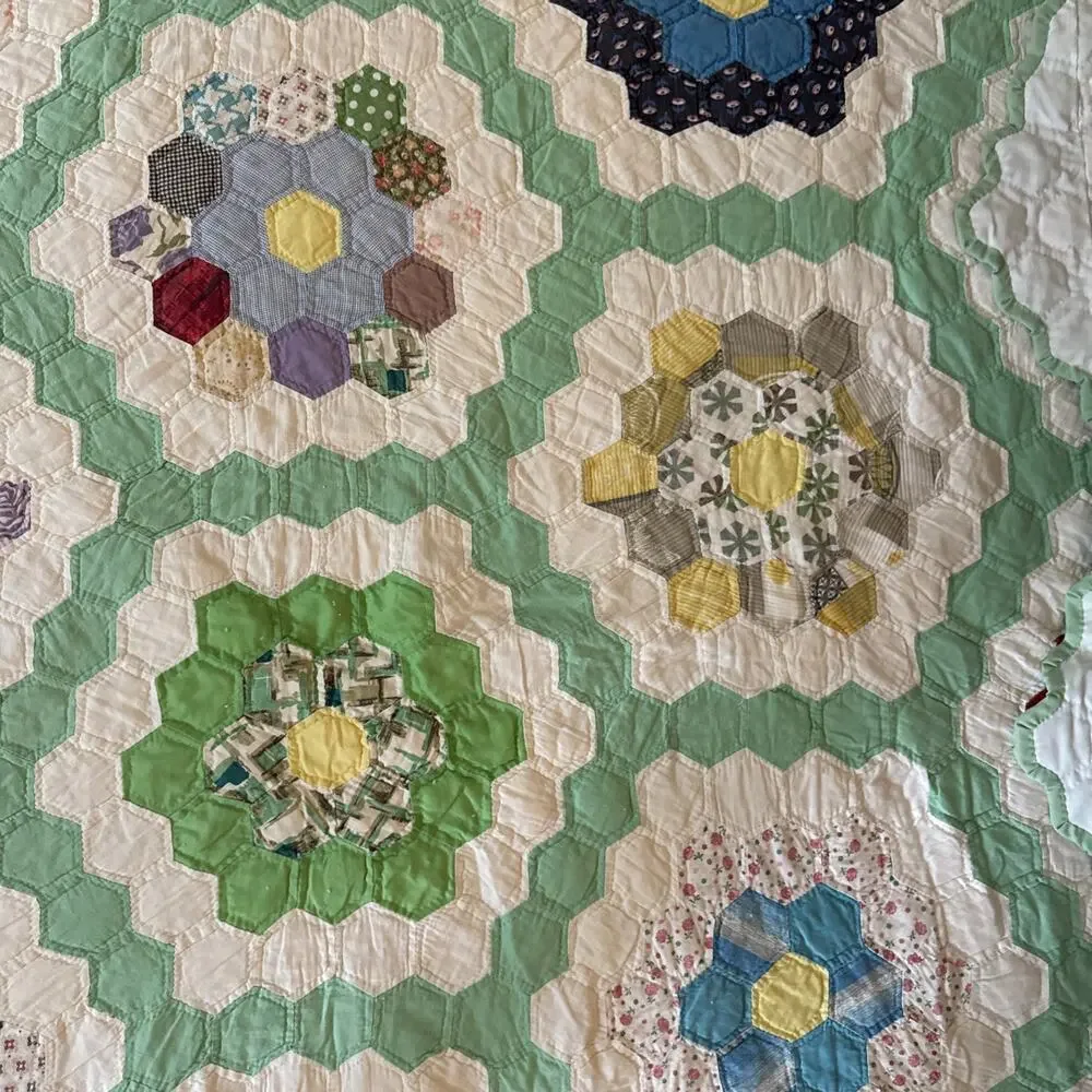 Vintage Beautiful Grandma's Flower Garden Quilt Feed Sack Fabrics 95 By 77”